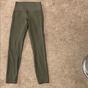 FATIGUE GREEN Lululemon Aligns